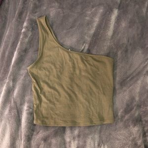 one shoulder crop top